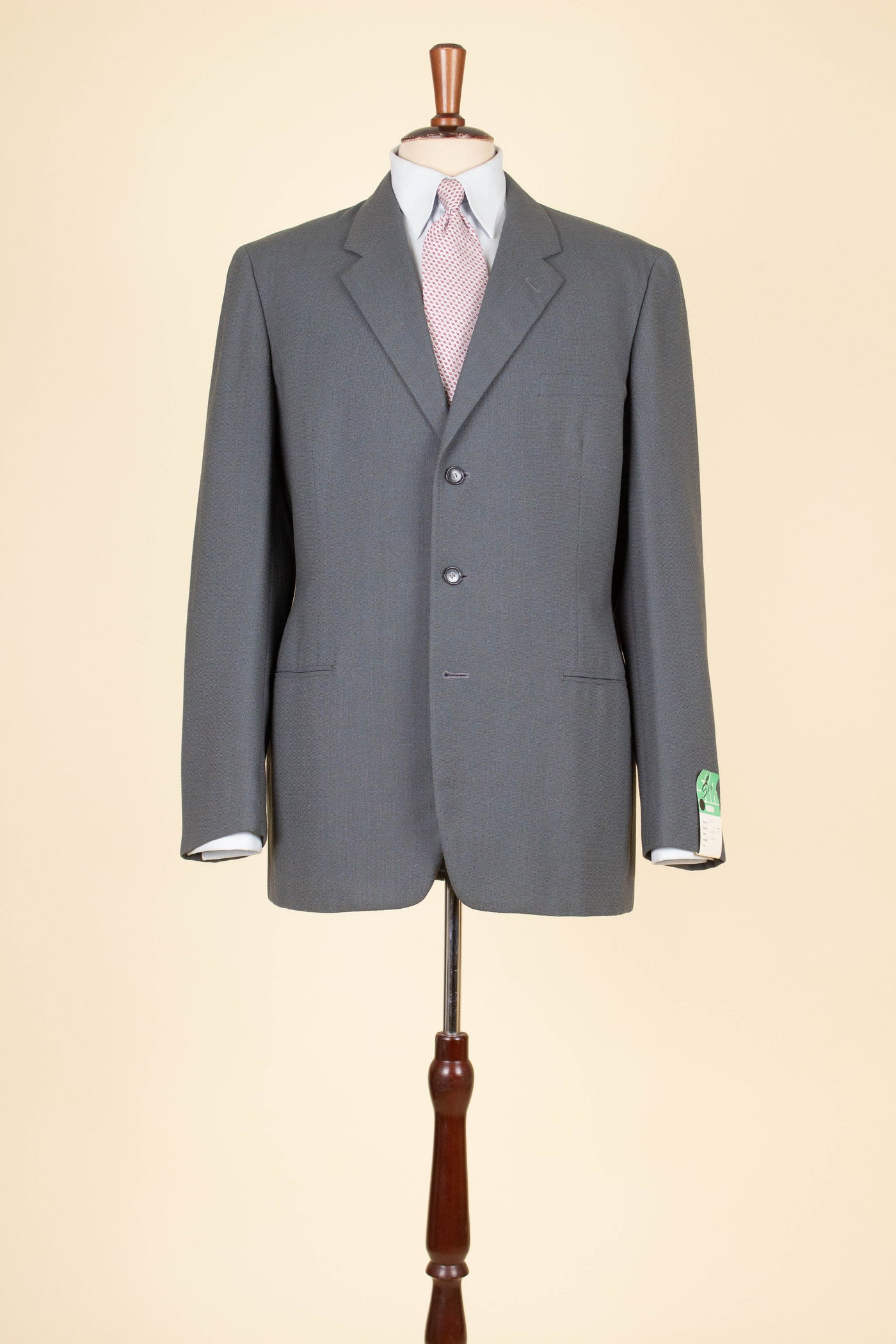 SWEDISH 1950S GREY TWO PIECE SINGLE BREASTED DEADSTOCK SUIT BY SIR. SIZE CA EU 48-50