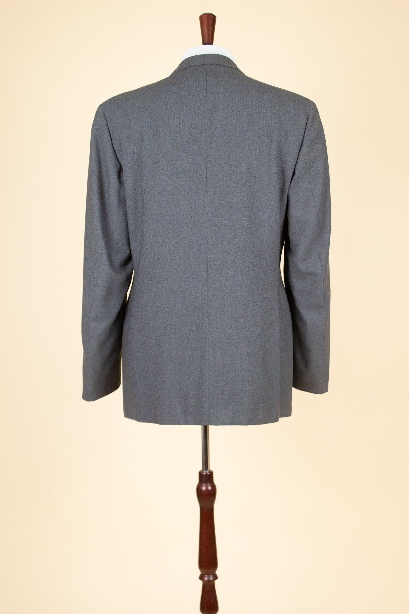 SWEDISH 1950S GREY TWO PIECE SINGLE BREASTED DEADSTOCK SUIT BY SIR. SIZE CA EU 48-50