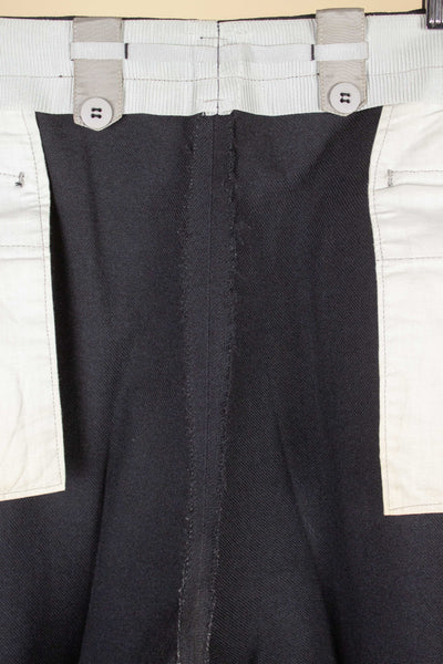 SWEDISH 1940S/1950S DARK GREY TWO PIECE SINGLE BREASTED SUIT BY KABOM. SIZE CA EU 50