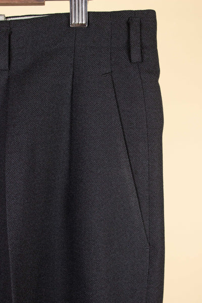 SWEDISH 1940S/1950S DARK GREY TWO PIECE SINGLE BREASTED SUIT BY KABOM. SIZE CA EU 50