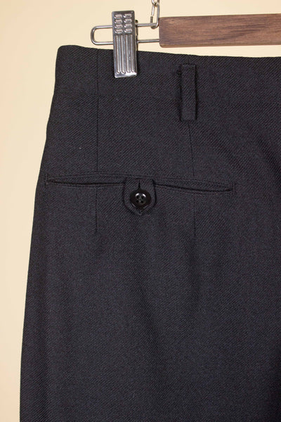 SWEDISH 1940S/1950S DARK GREY TWO PIECE SINGLE BREASTED SUIT BY KABOM. SIZE CA EU 50