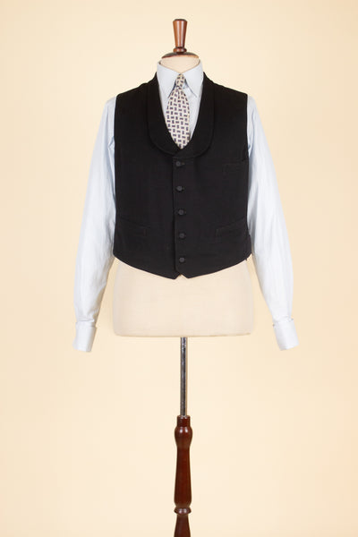 SWEDISH LATE 1800S/EARLY 1900 BLACK THREE PIECE SUIT BY A.B. AXEL KARLSON & CO. SIZE CA EU 46-48