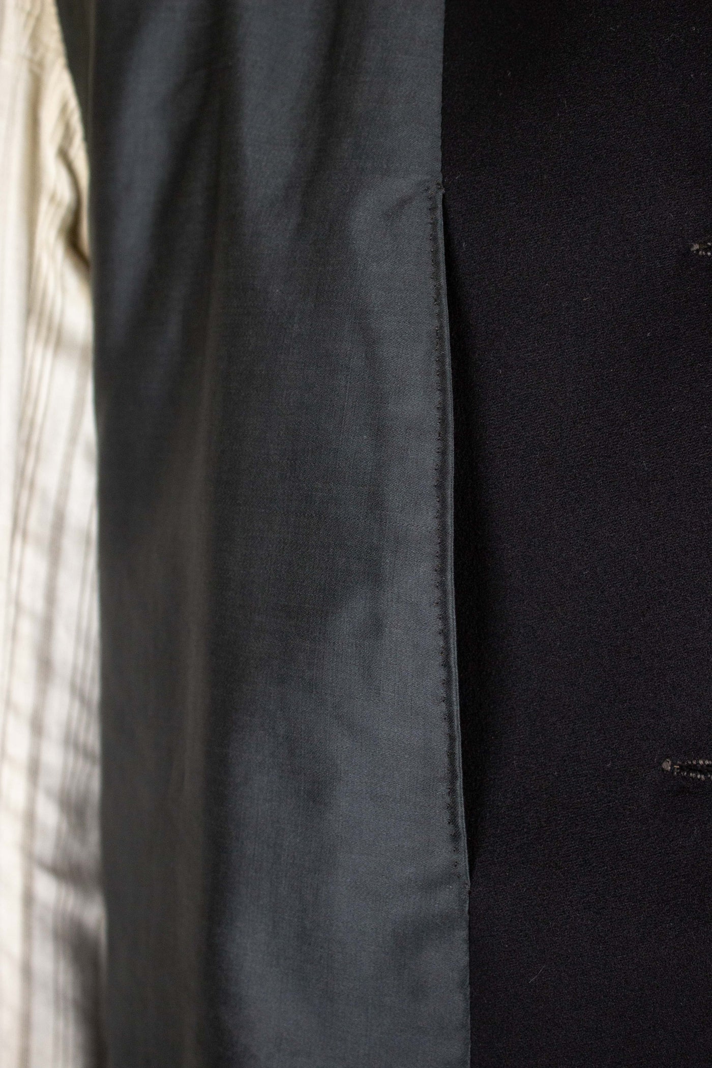 SWEDISH LATE 1800S/EARLY 1900 BLACK THREE PIECE SUIT BY A.B. AXEL KARLSON & CO. SIZE CA EU 46-48