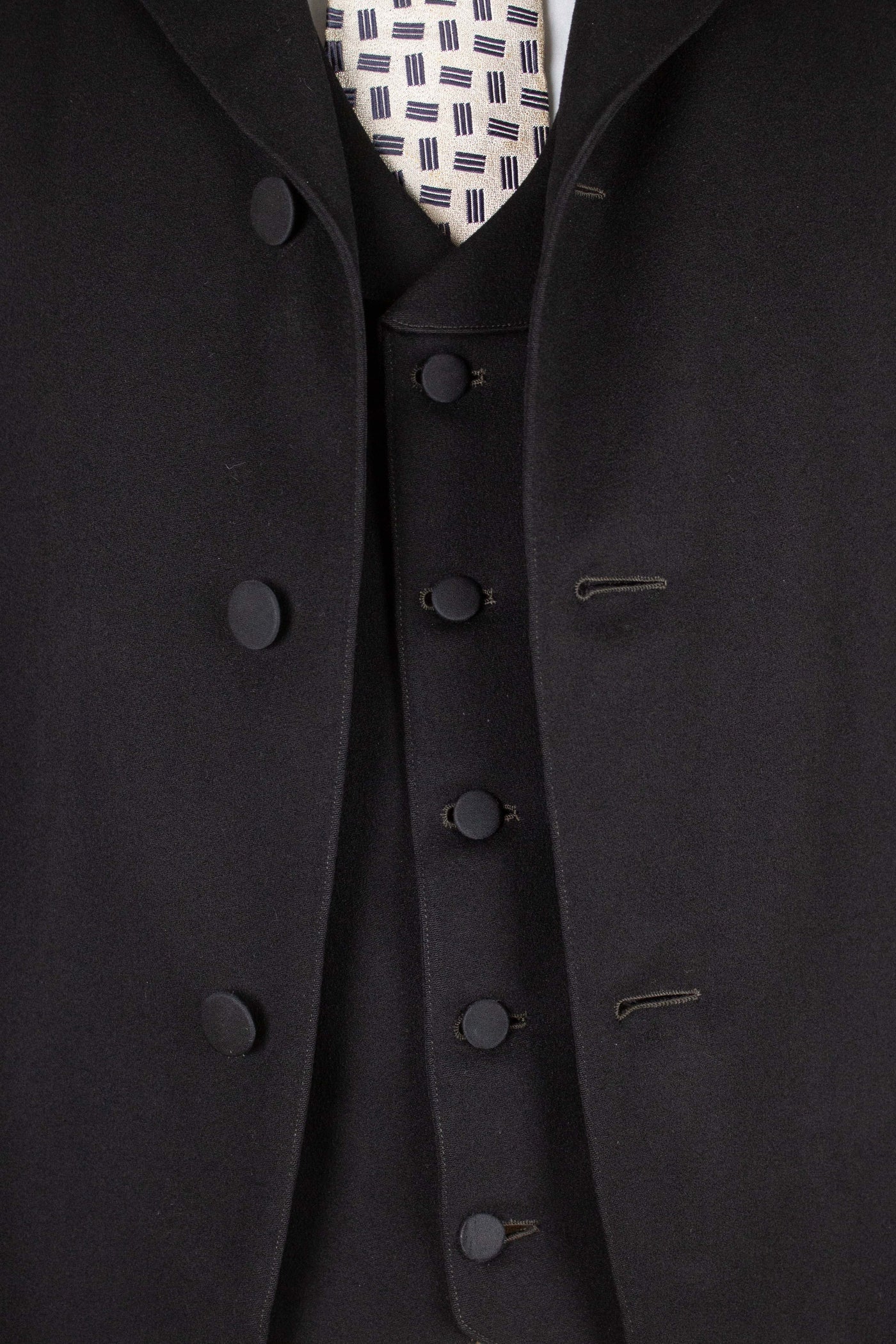 SWEDISH LATE 1800S/EARLY 1900 BLACK THREE PIECE SUIT BY A.B. AXEL KARLSON & CO. SIZE CA EU 46-48