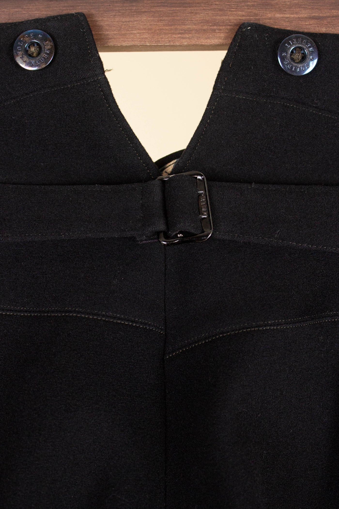SWEDISH LATE 1800S/EARLY 1900 BLACK THREE PIECE SUIT BY A.B. AXEL KARLSON & CO. SIZE CA EU 46-48