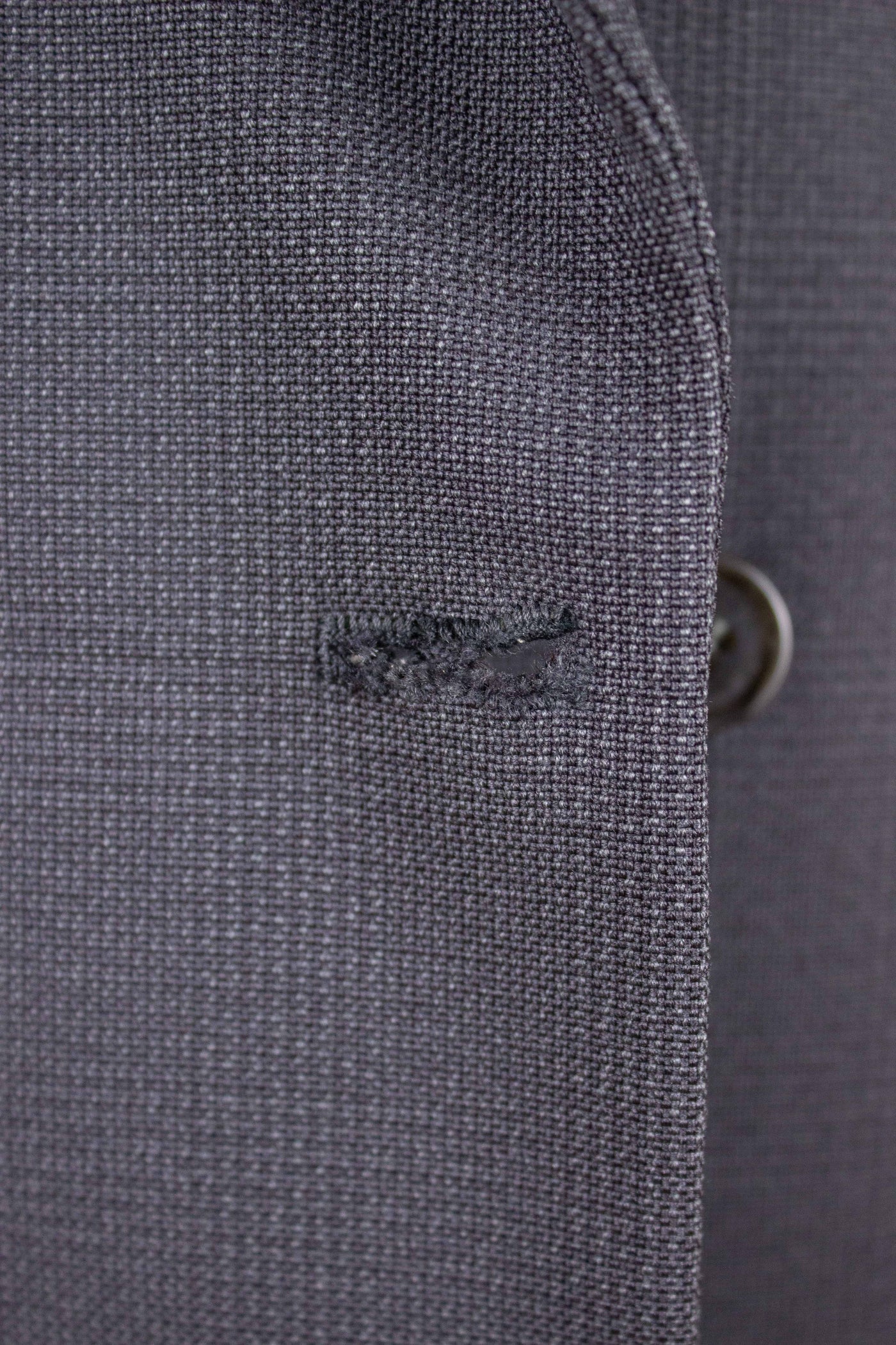 SWEDISH 1940S/1950S GREY PRINCE OF WALES CHECK TWO PIECE SUIT BY ÖRNKLÄDER. SIZE CA EU 50-52