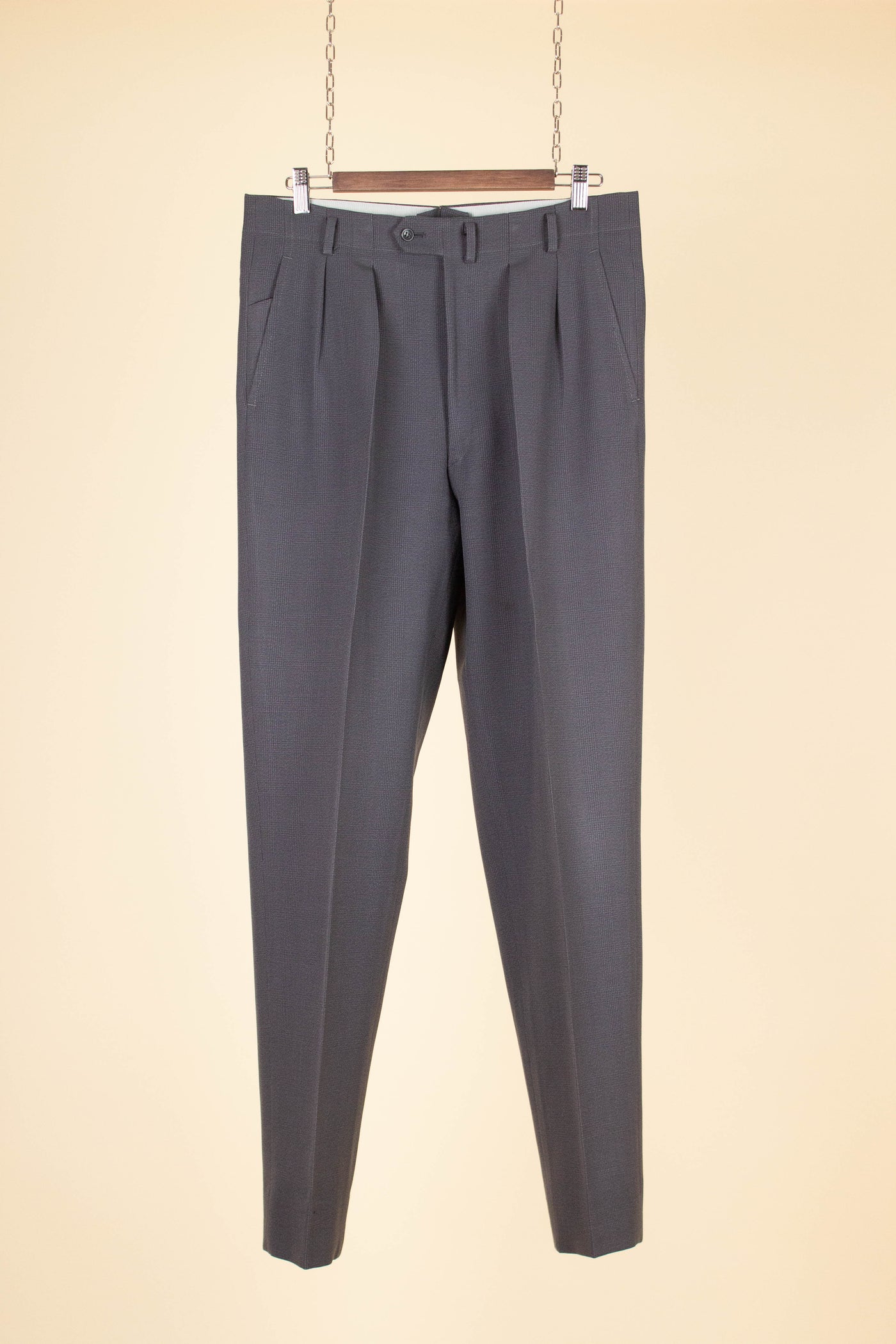 SWEDISH 1940S/1950S GREY PRINCE OF WALES CHECK TWO PIECE SUIT BY ÖRNKLÄDER. SIZE CA EU 50-52