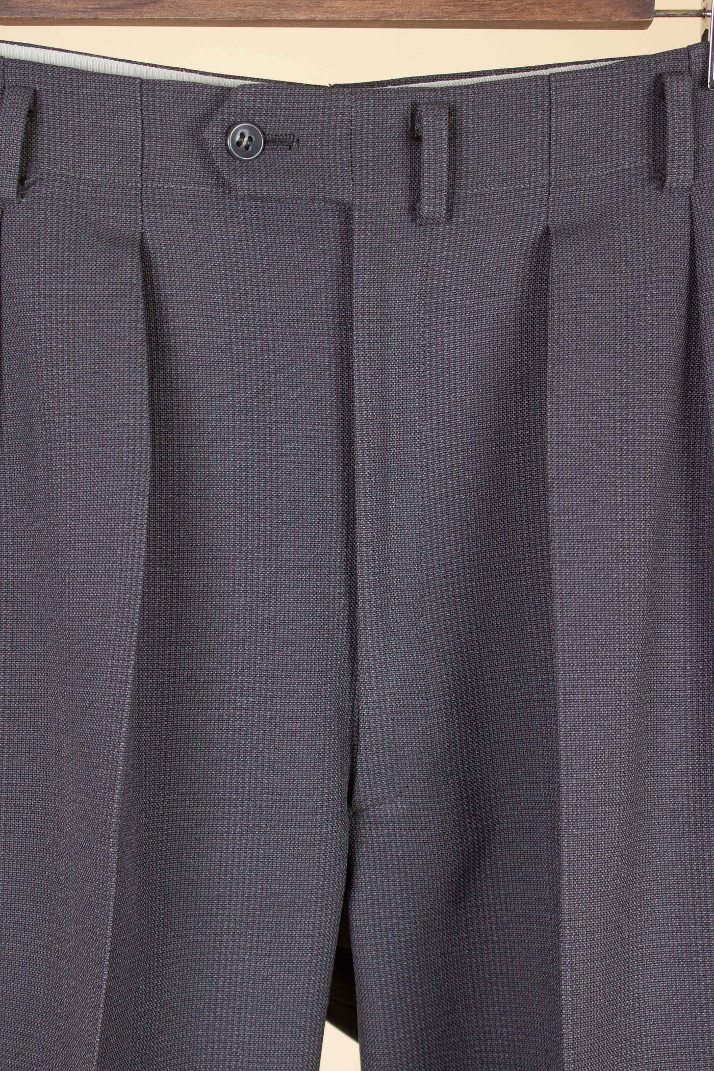 SWEDISH 1940S/1950S GREY PRINCE OF WALES CHECK TWO PIECE SUIT BY ÖRNKLÄDER. SIZE CA EU 50-52