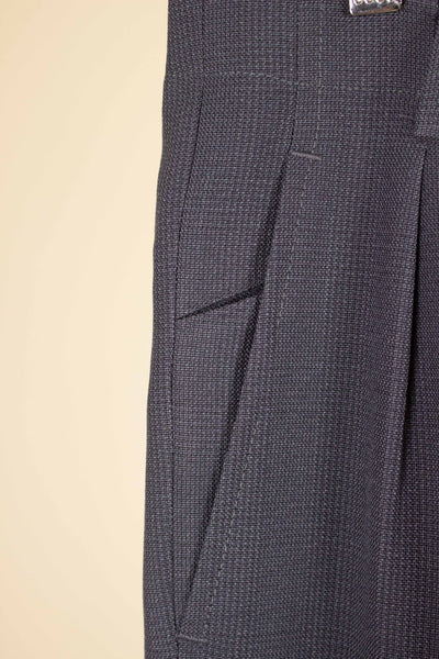 SWEDISH 1940S/1950S GREY PRINCE OF WALES CHECK TWO PIECE SUIT BY ÖRNKLÄDER. SIZE CA EU 50-52