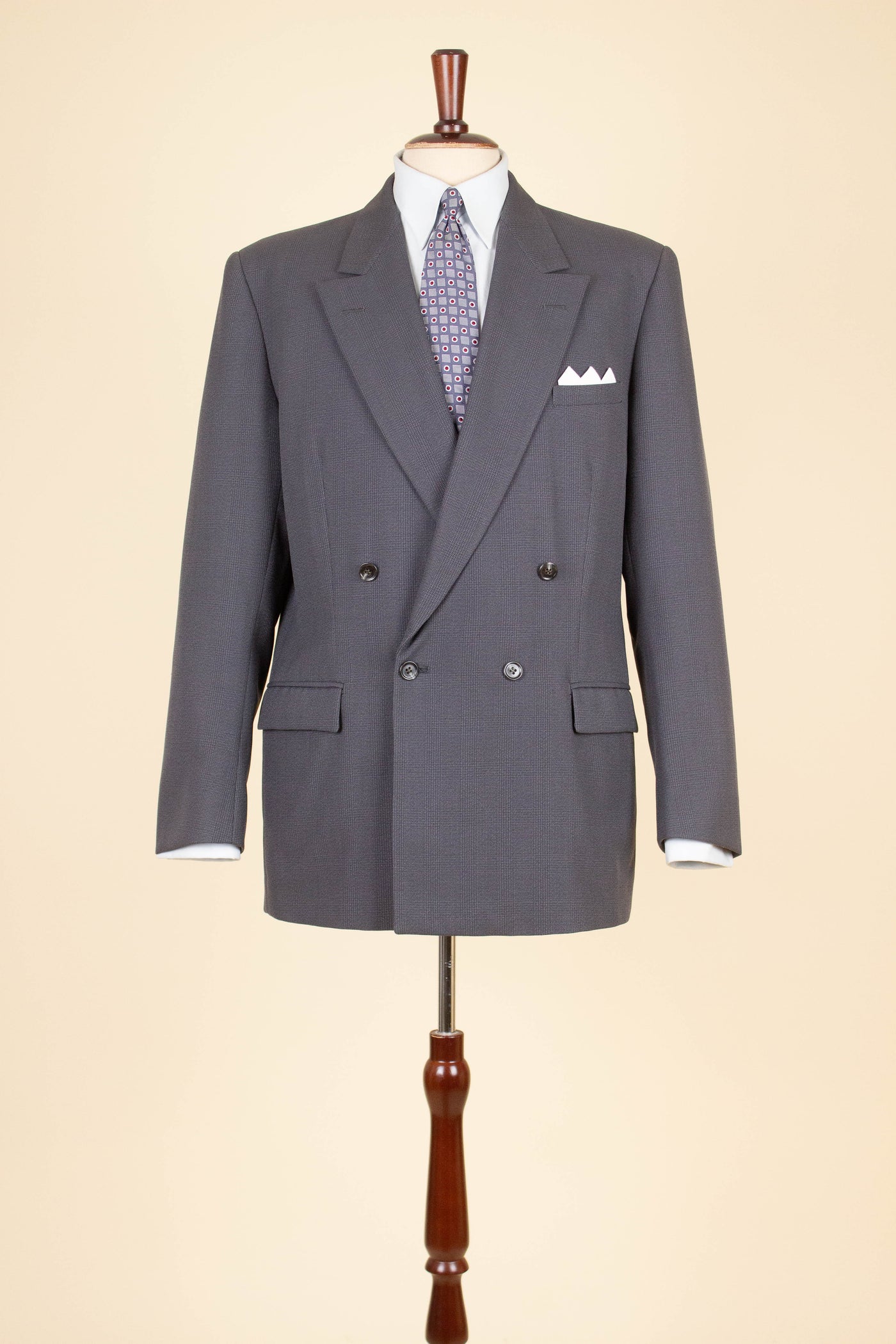 SWEDISH 1940S/1950S GREY PRINCE OF WALES CHECK TWO PIECE SUIT BY ÖRNKLÄDER. SIZE CA EU 50-52