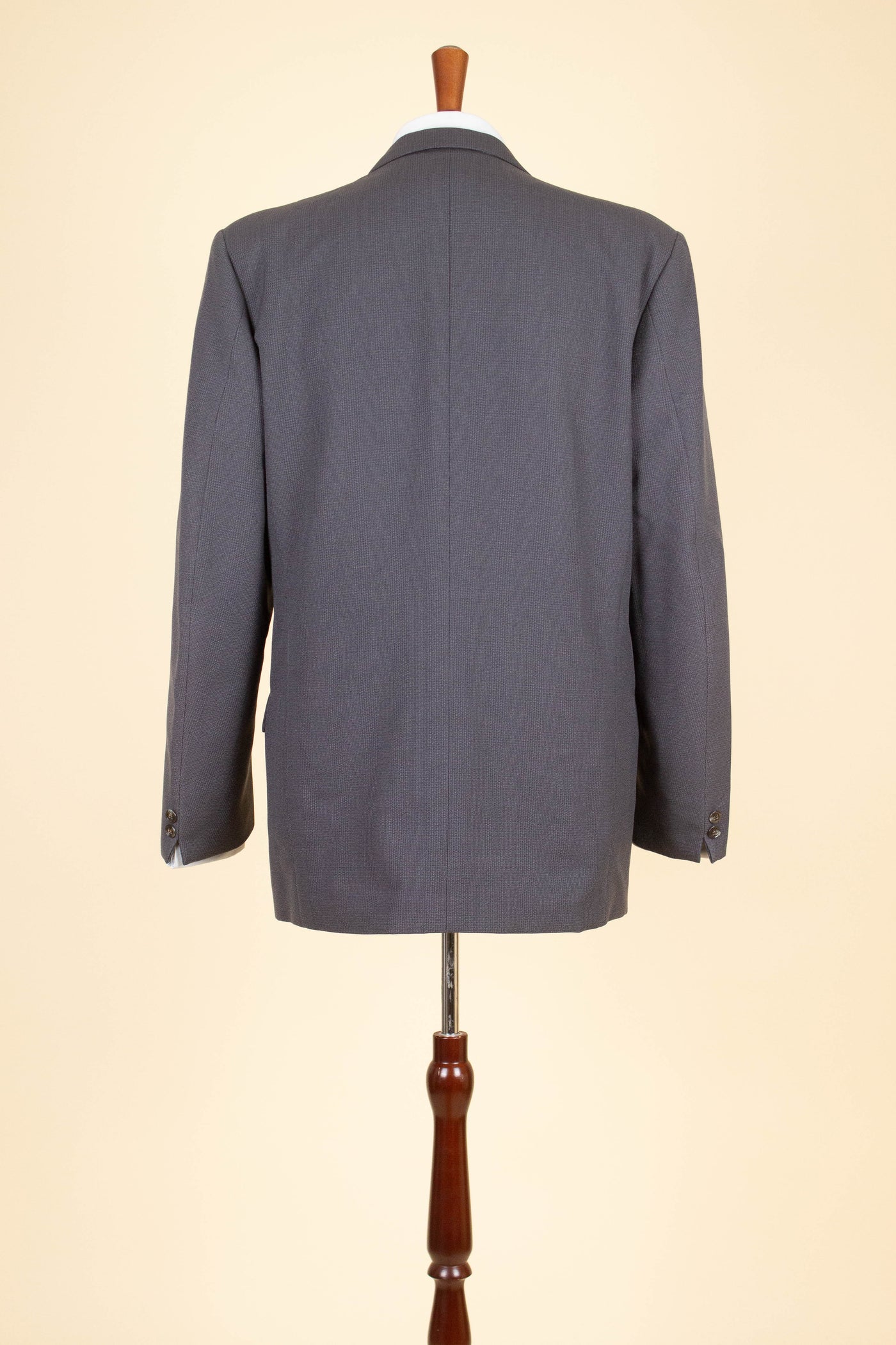 SWEDISH 1940S/1950S GREY PRINCE OF WALES CHECK TWO PIECE SUIT BY ÖRNKLÄDER. SIZE CA EU 50-52