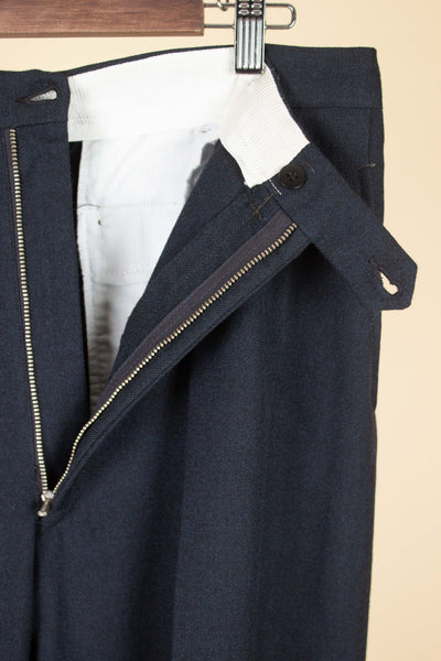 SWEDISH 1950S GREY-BLUE TWO PIECE SINGLE BREASTED SUIT BY STADION. SIZE CA EU 50
