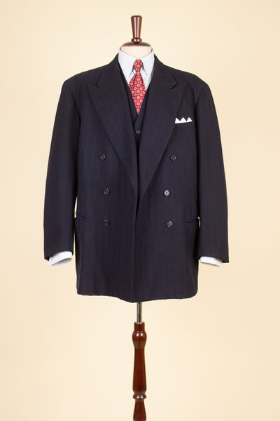 SWEDISH 1942 DARK BLUE STRIPED THREE PIECE BESPOKE SUIT BY STRÖMS. SIZE CA EU 52-54