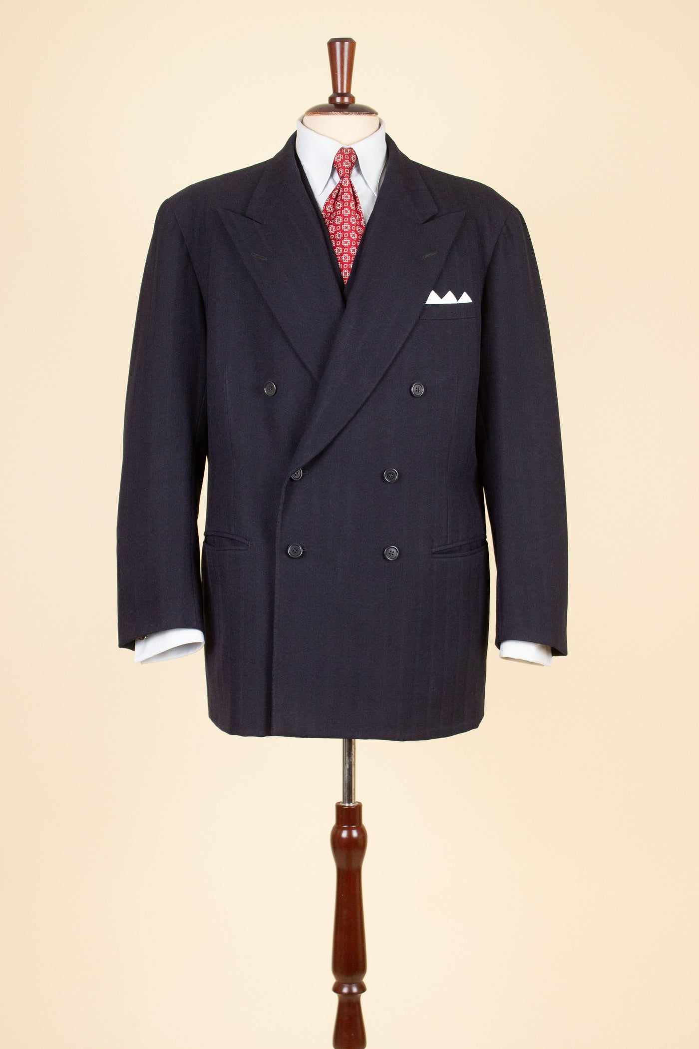 SWEDISH 1942 DARK BLUE STRIPED THREE PIECE BESPOKE SUIT BY STRÖMS. SIZE CA EU 52-54