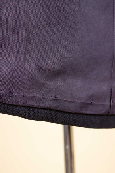 SWEDISH 1942 DARK BLUE STRIPED THREE PIECE BESPOKE SUIT BY STRÖMS. SIZE CA EU 52-54