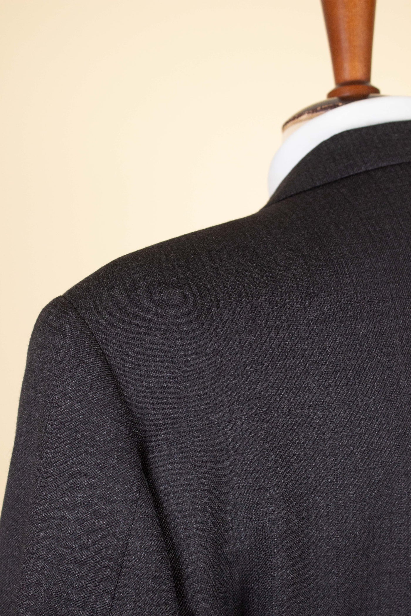SWEDISH 1960S DARK GREY TWO PIECE SINGE BREASTED SUIT BY ELSON. SIZE CA EU 48