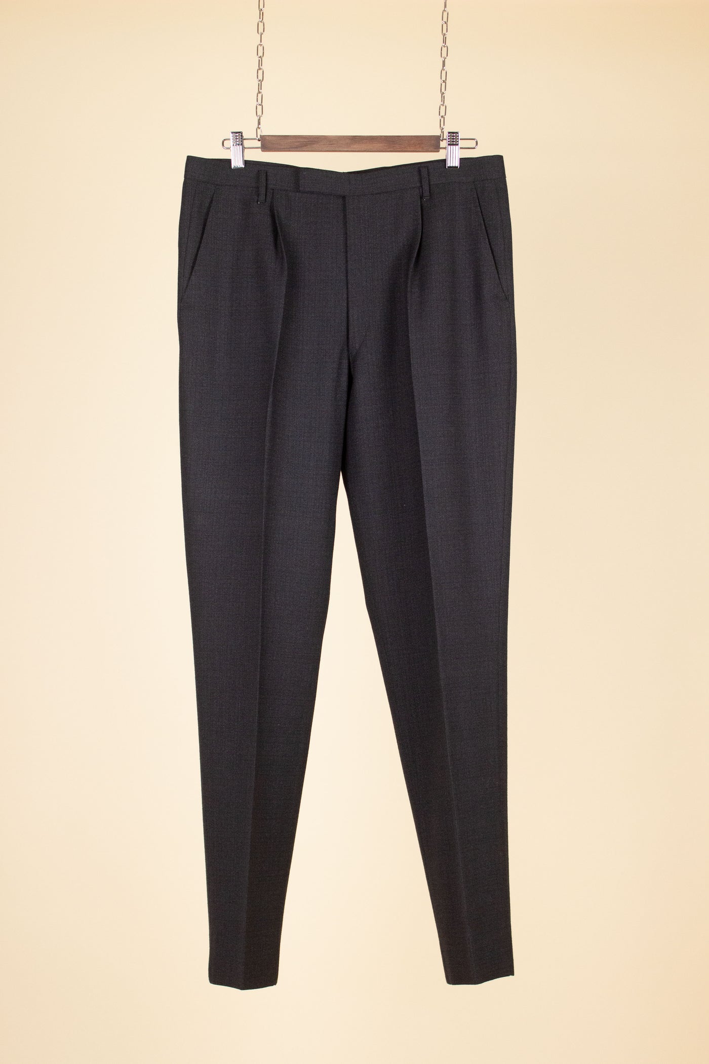 SWEDISH 1960S DARK GREY TWO PIECE SINGE BREASTED SUIT BY ELSON. SIZE CA EU 48