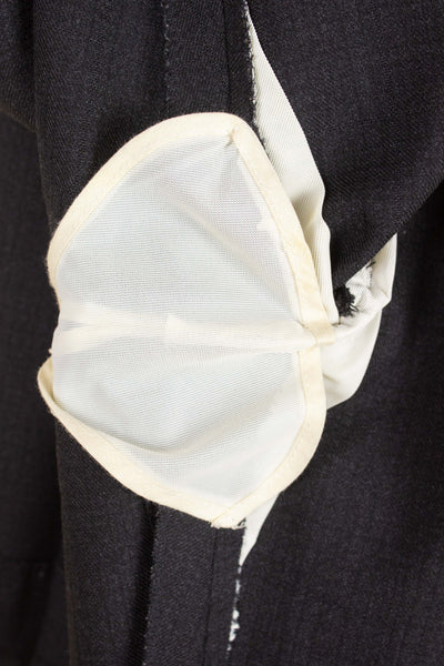 SWEDISH 1960S DARK GREY TWO PIECE SINGE BREASTED SUIT BY ELSON. SIZE CA EU 48