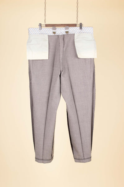 SWEDISH 1940S LIGHT GREY-BEIGE SMALL PATTERNED TWO PIECE SINGLE BREASTED SUIT. SIZE CA EU 54