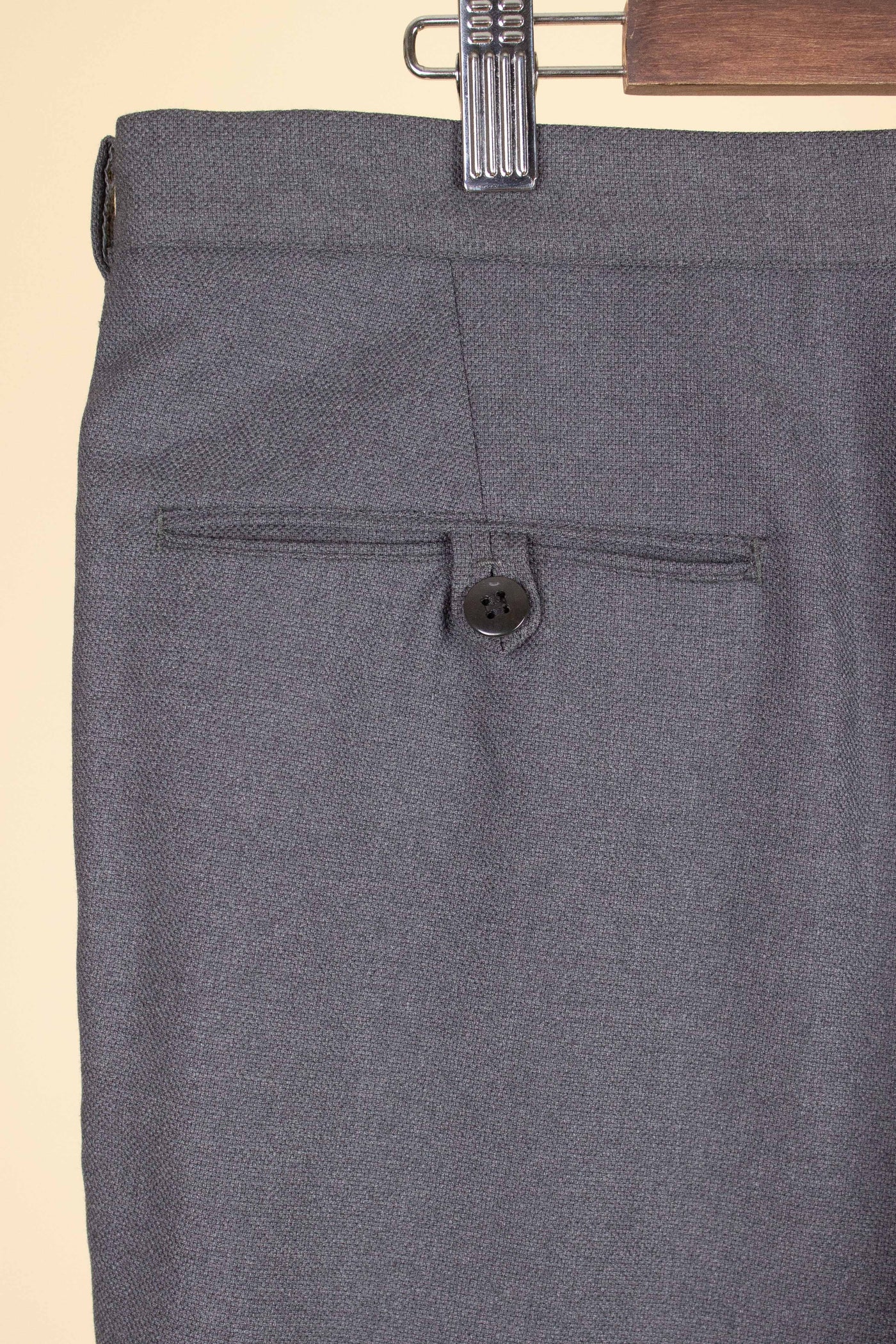 SWEDISH 1950S/1960S MID-GREY SINGLE BREASTED TWO PIECE SUIT BY G. THULIN.  SIZE CA EU 54 SHORT