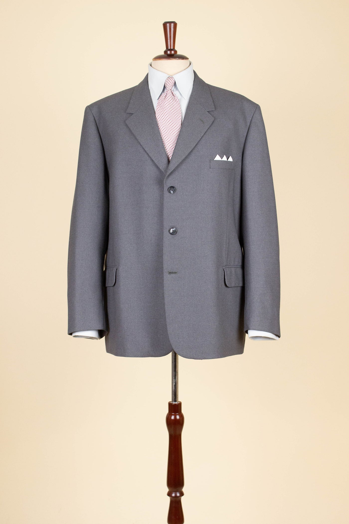SWEDISH 1950S/1960S MID-GREY SINGLE BREASTED TWO PIECE SUIT BY G. THULIN.  SIZE CA EU 54 SHORT