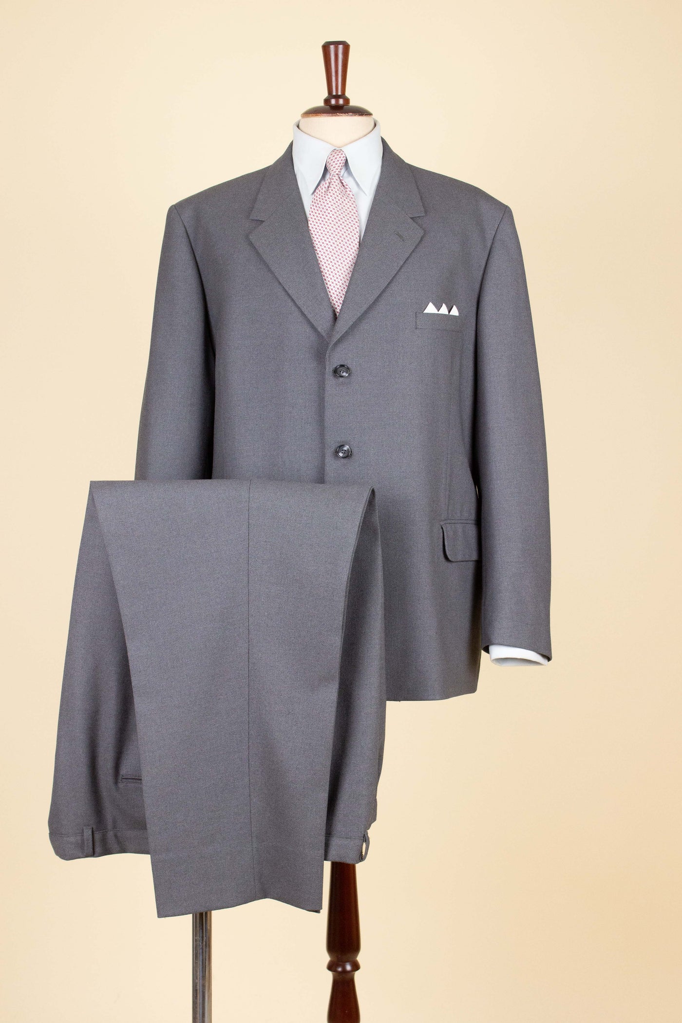 SWEDISH 1950S/1960S MID-GREY SINGLE BREASTED TWO PIECE SUIT BY G. THULIN.  SIZE CA EU 54 SHORT
