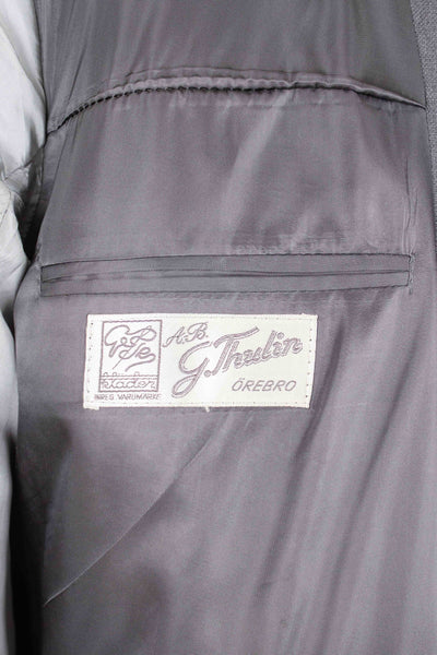 SWEDISH 1950S/1960S MID-GREY SINGLE BREASTED TWO PIECE SUIT BY G. THULIN.  SIZE CA EU 54 SHORT