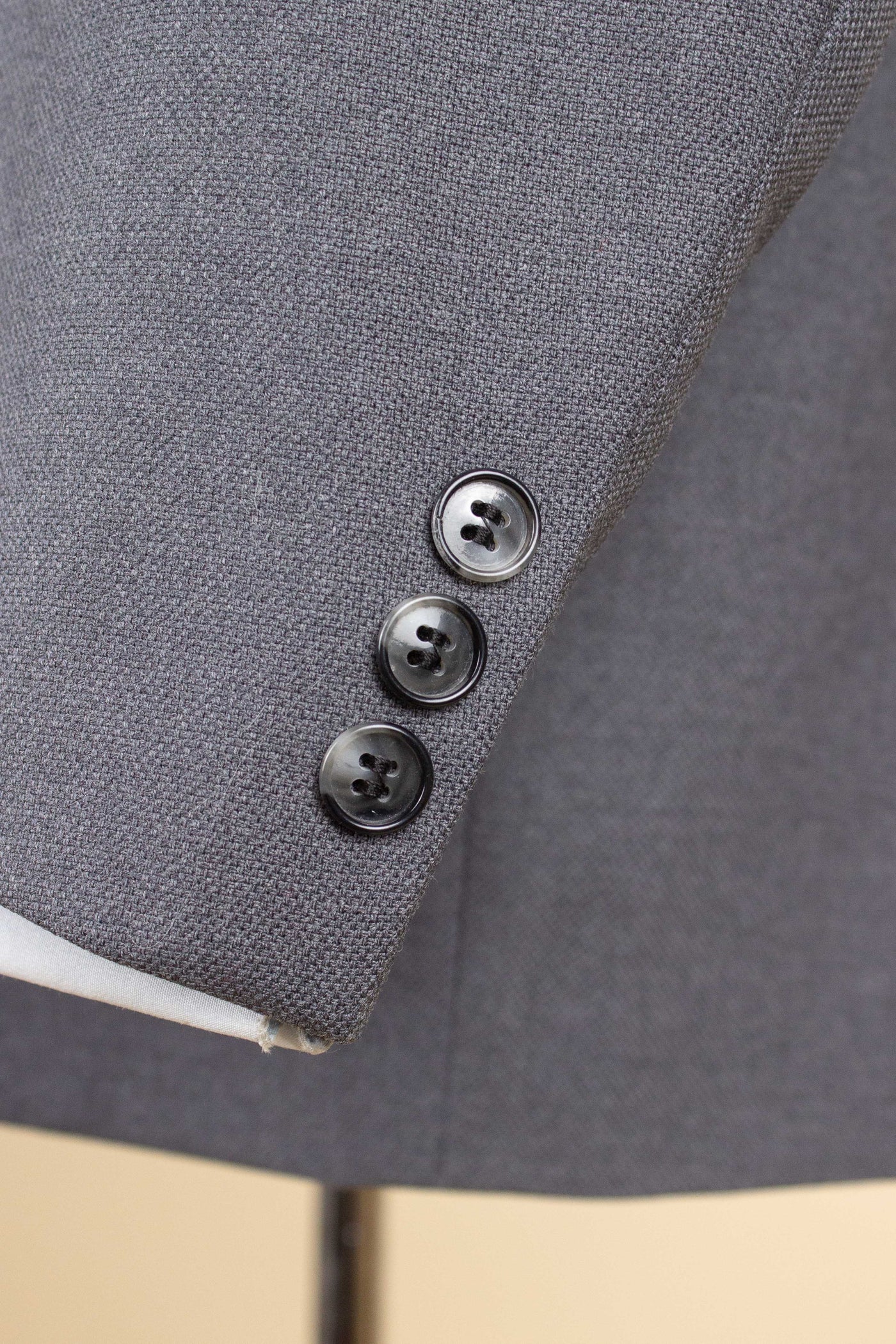 SWEDISH 1950S/1960S MID-GREY SINGLE BREASTED TWO PIECE SUIT BY G. THULIN.  SIZE CA EU 54 SHORT