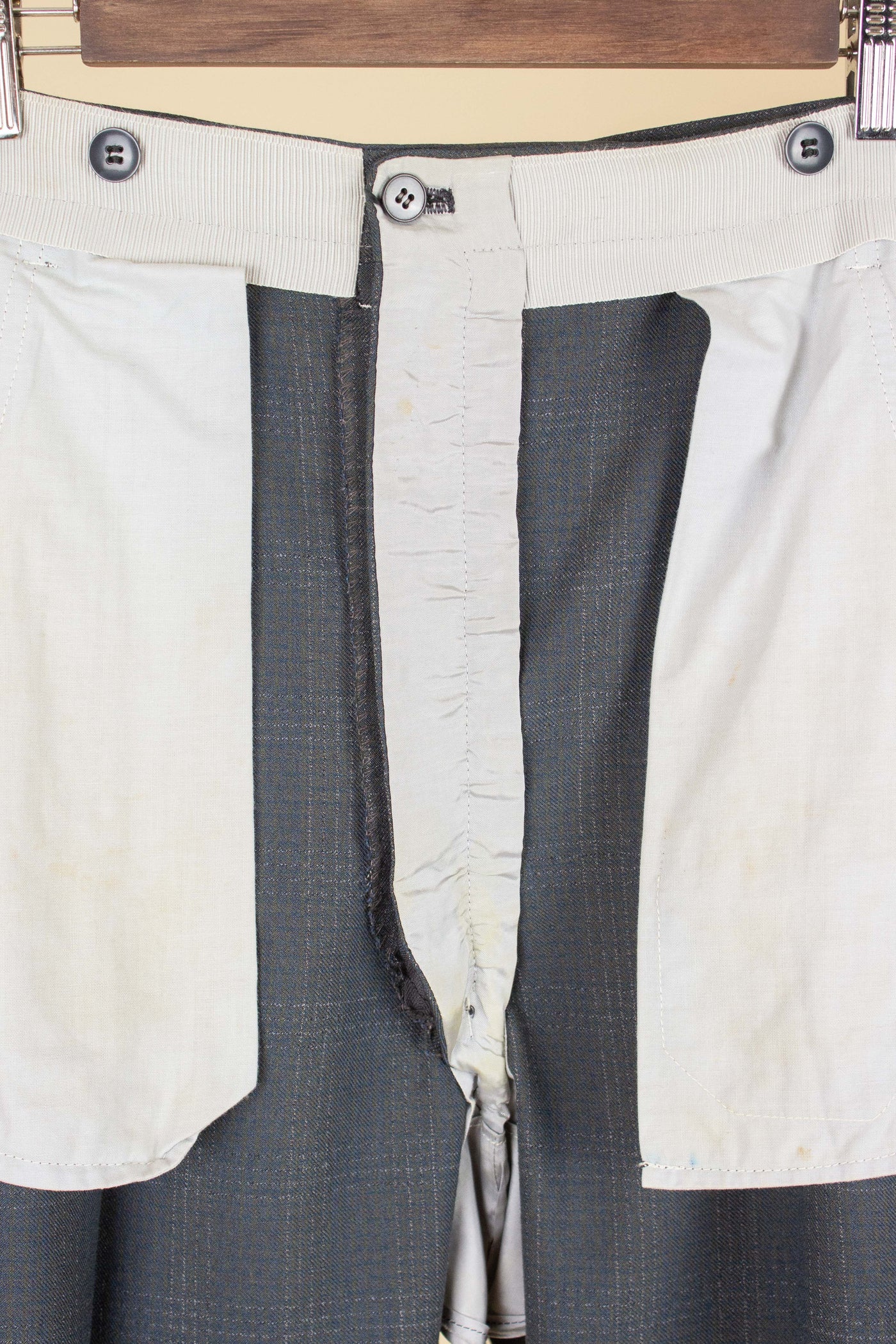 SWEDISH 1950S BLUE-GREEN CHECKERED TWO PIECE SUIT BY ESSGE. SIZE CA EU 50 LONG