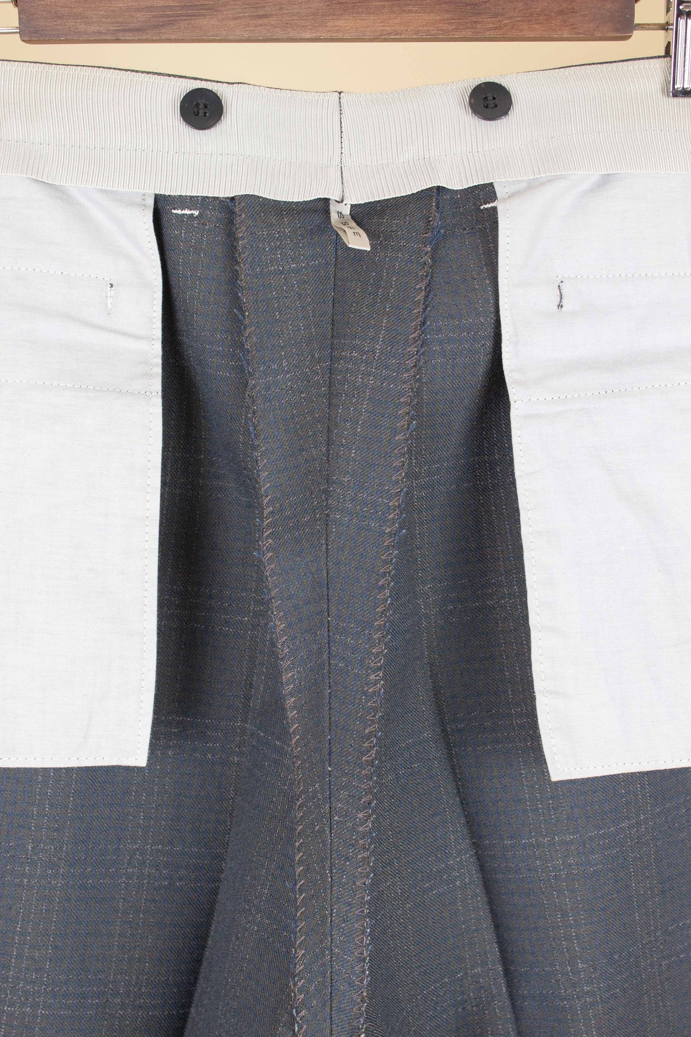 SWEDISH 1950S BLUE-GREEN CHECKERED TWO PIECE SUIT BY ESSGE. SIZE CA EU 50 LONG