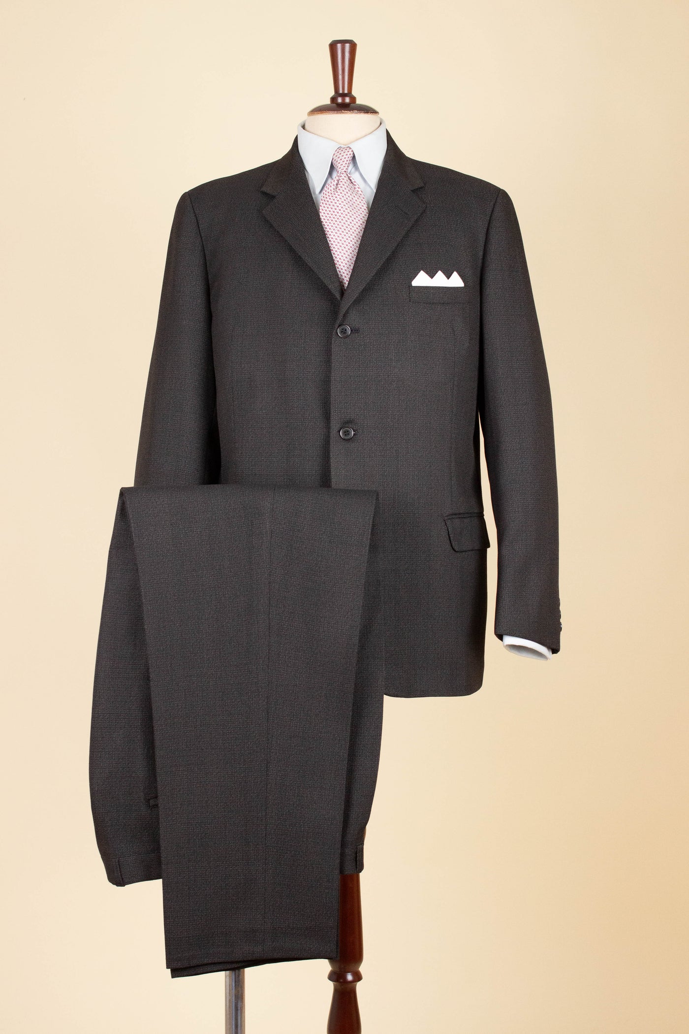 SWEDISH 1950S DARK GREY MINGLED TWO PIECE SUIT BY RAPPSON. SIZE CA EU 50