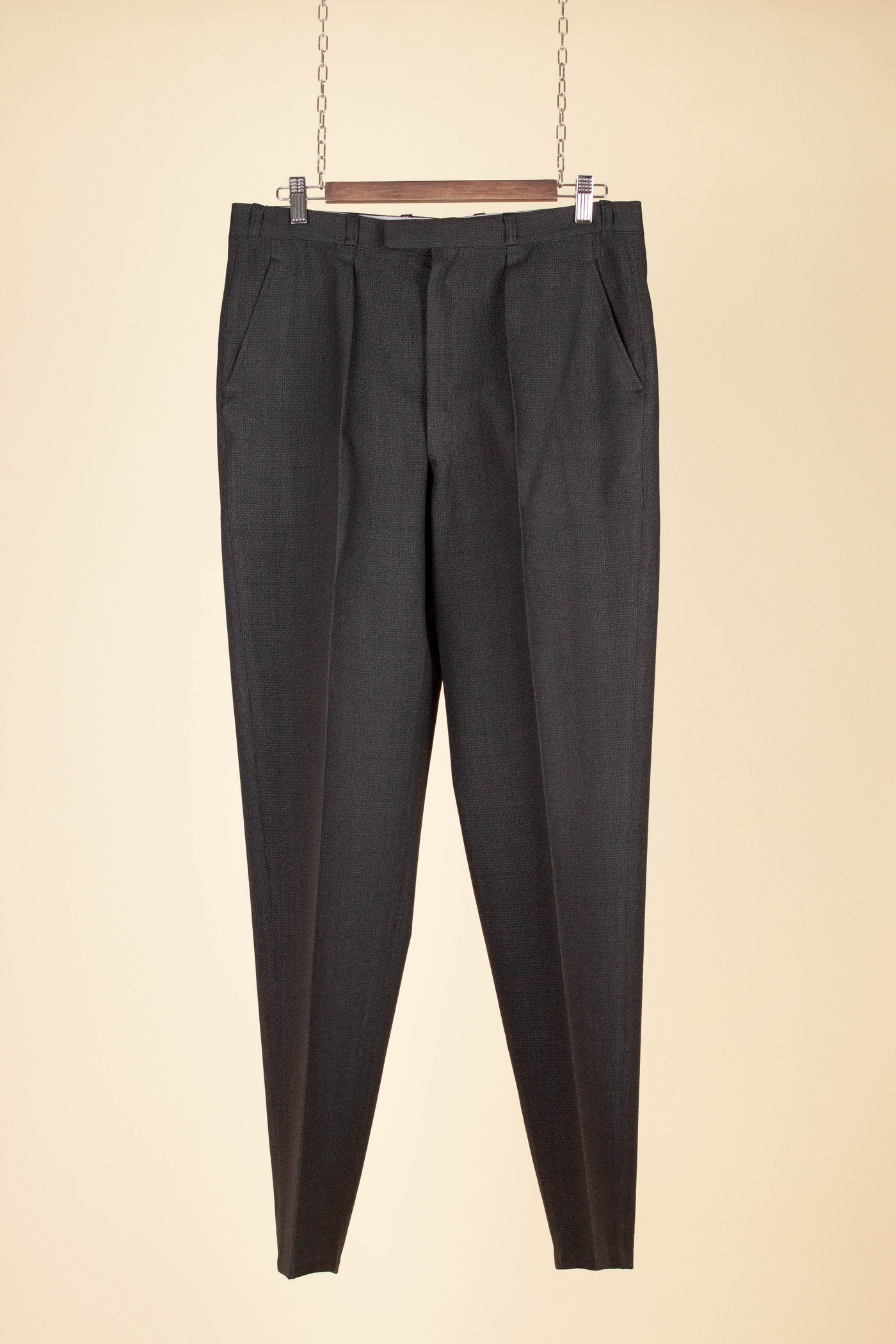 SWEDISH 1950S DARK GREY MINGLED TWO PIECE SUIT BY RAPPSON. SIZE CA EU 50