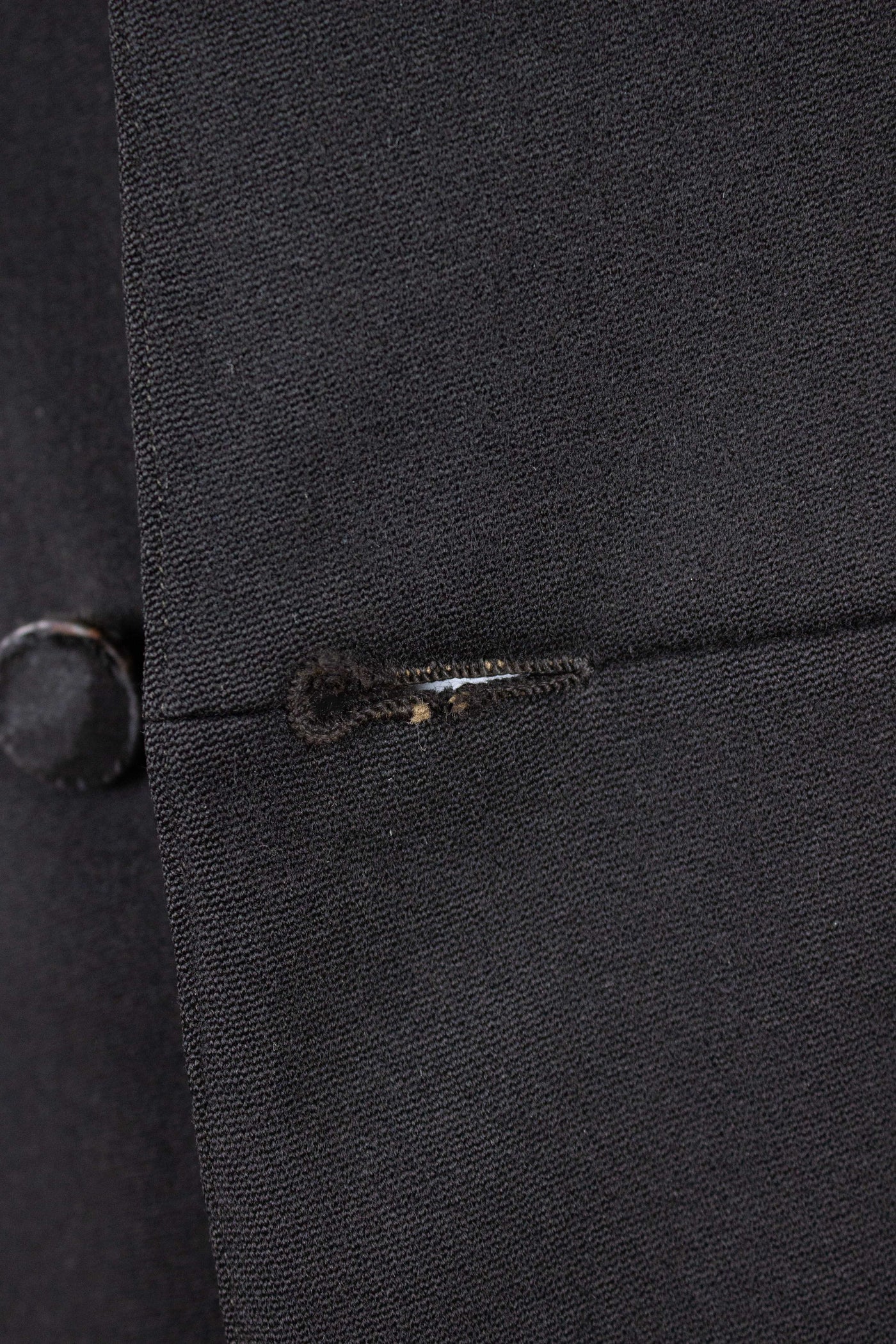 SWEDISH BLACK 1908 BESPOKE SINGLE BREASTED FROCK COAT SET. SIZE CA EU 44