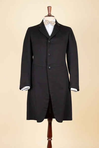 SWEDISH BLACK 1908 BESPOKE SINGLE BREASTED FROCK COAT SET. SIZE CA EU 44