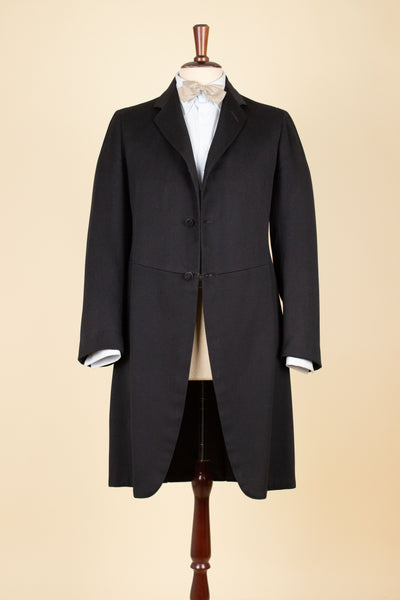 SWEDISH BLACK 1908 BESPOKE SINGLE BREASTED FROCK COAT SET. SIZE CA EU 44