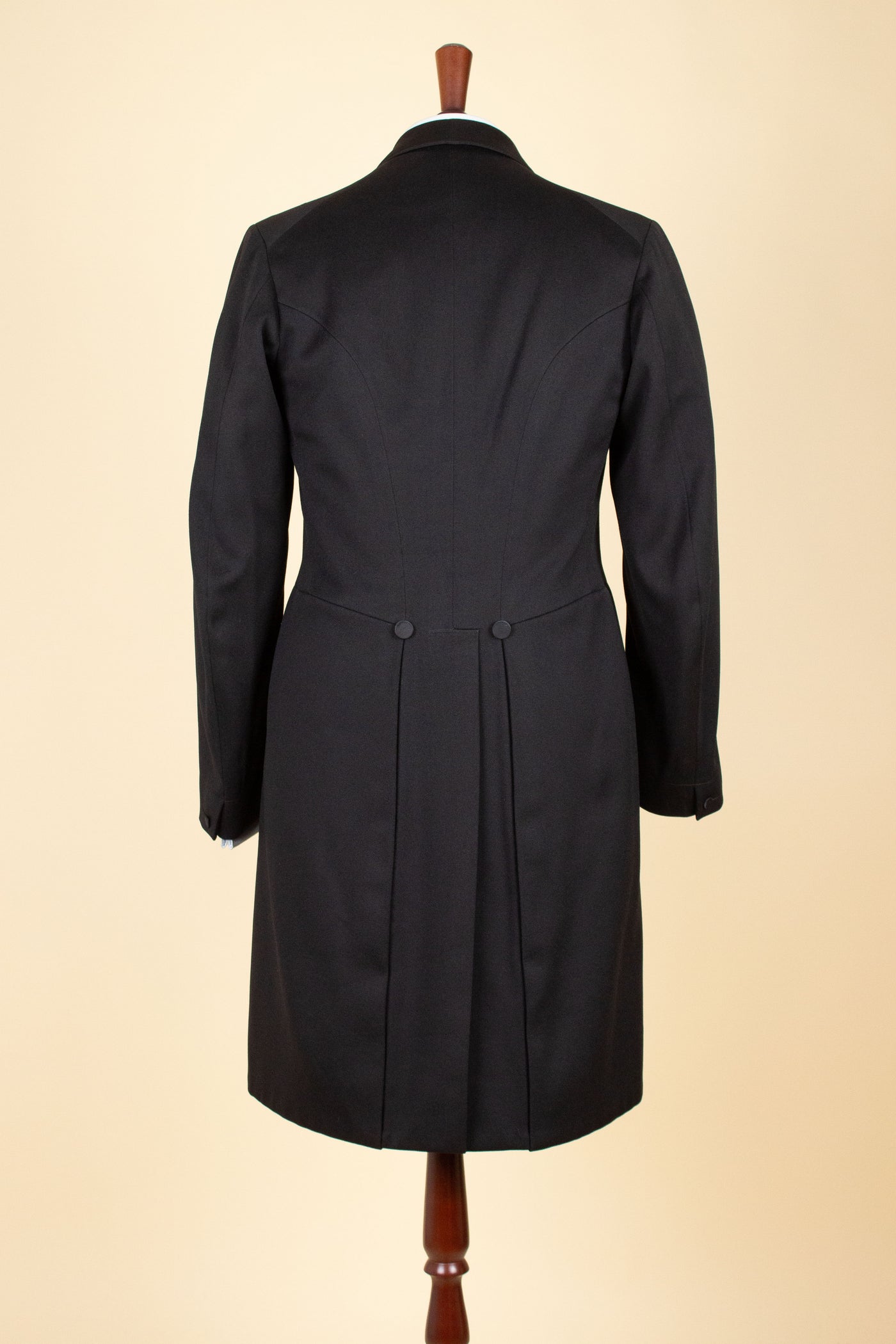 SWEDISH BLACK 1908 BESPOKE SINGLE BREASTED FROCK COAT SET. SIZE CA EU 44