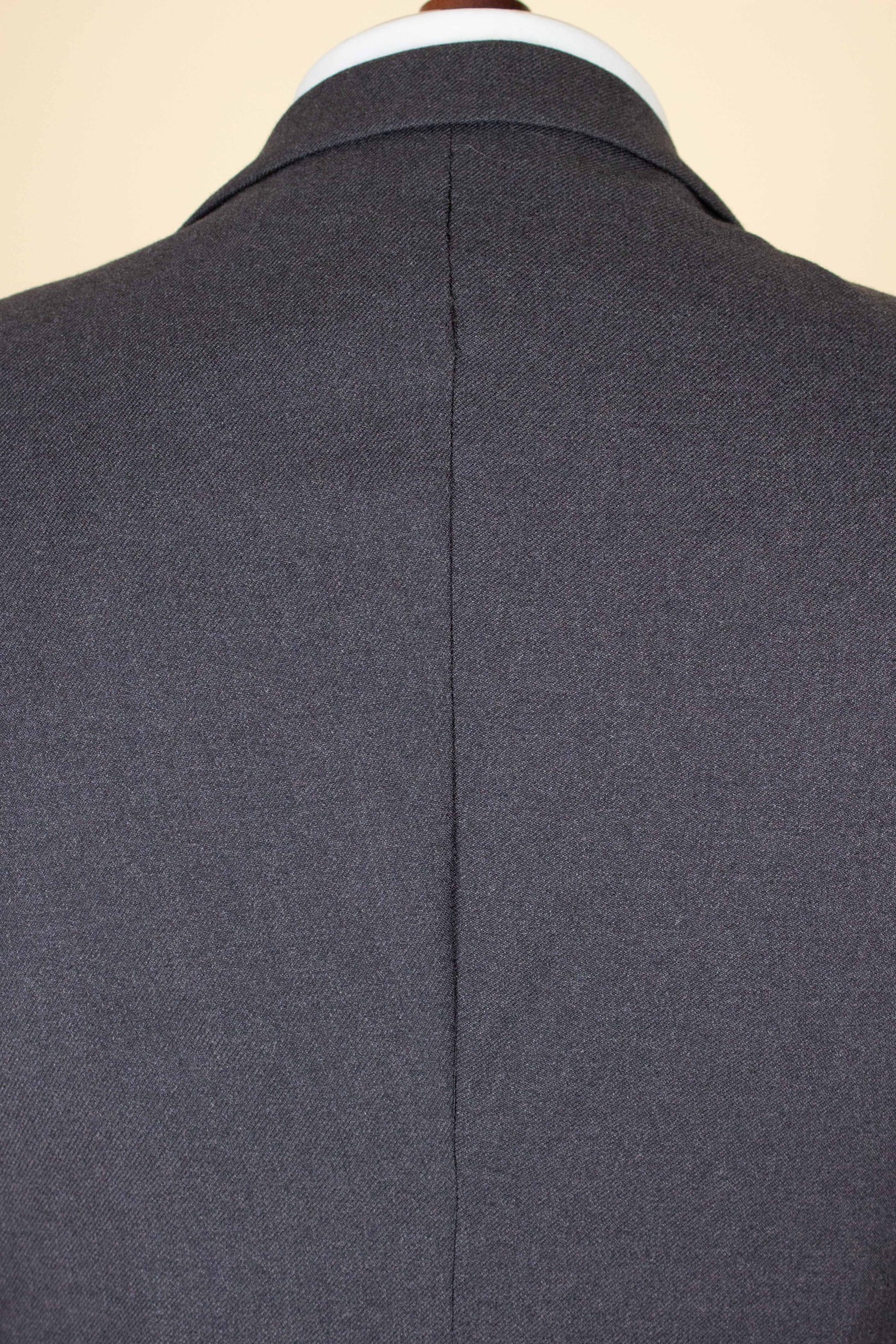 SWEDISH 1950S DARK GREY TWO PIECE SUIT BY PAUL U BERGSTRÖM. SIZE CA EU 44 LONG