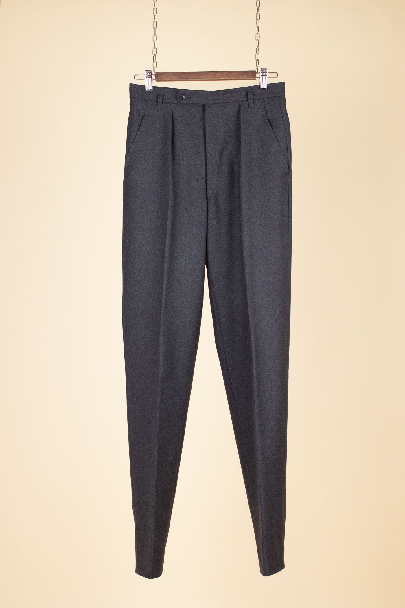 SWEDISH 1950S DARK GREY TWO PIECE SUIT BY PAUL U BERGSTRÖM. SIZE CA EU 44 LONG