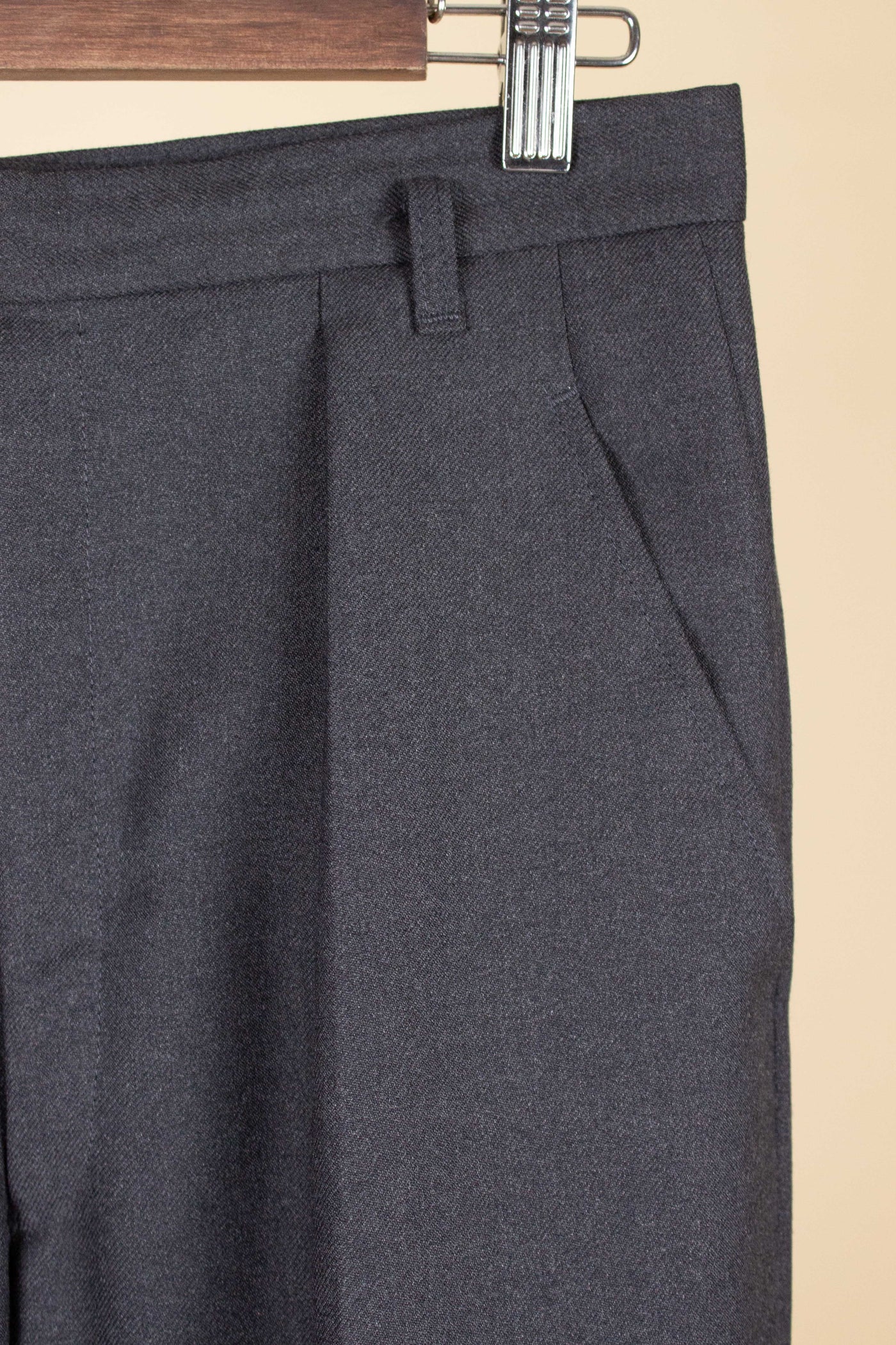 SWEDISH 1950S DARK GREY TWO PIECE SUIT BY PAUL U BERGSTRÖM. SIZE CA EU 44 LONG