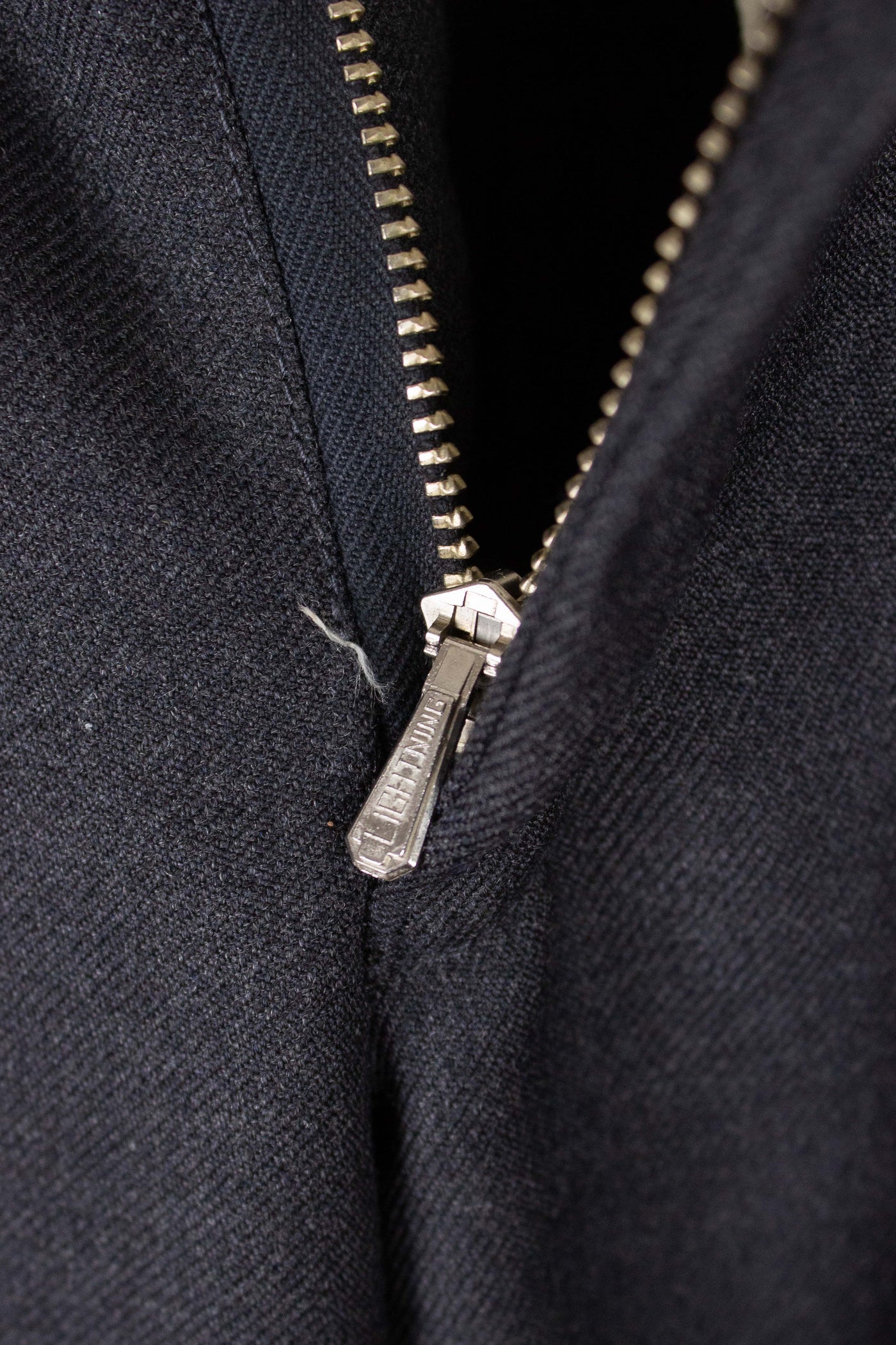 SWEDISH 1950S DARK GREY TWO PIECE SUIT BY PAUL U BERGSTRÖM. SIZE CA EU 44 LONG