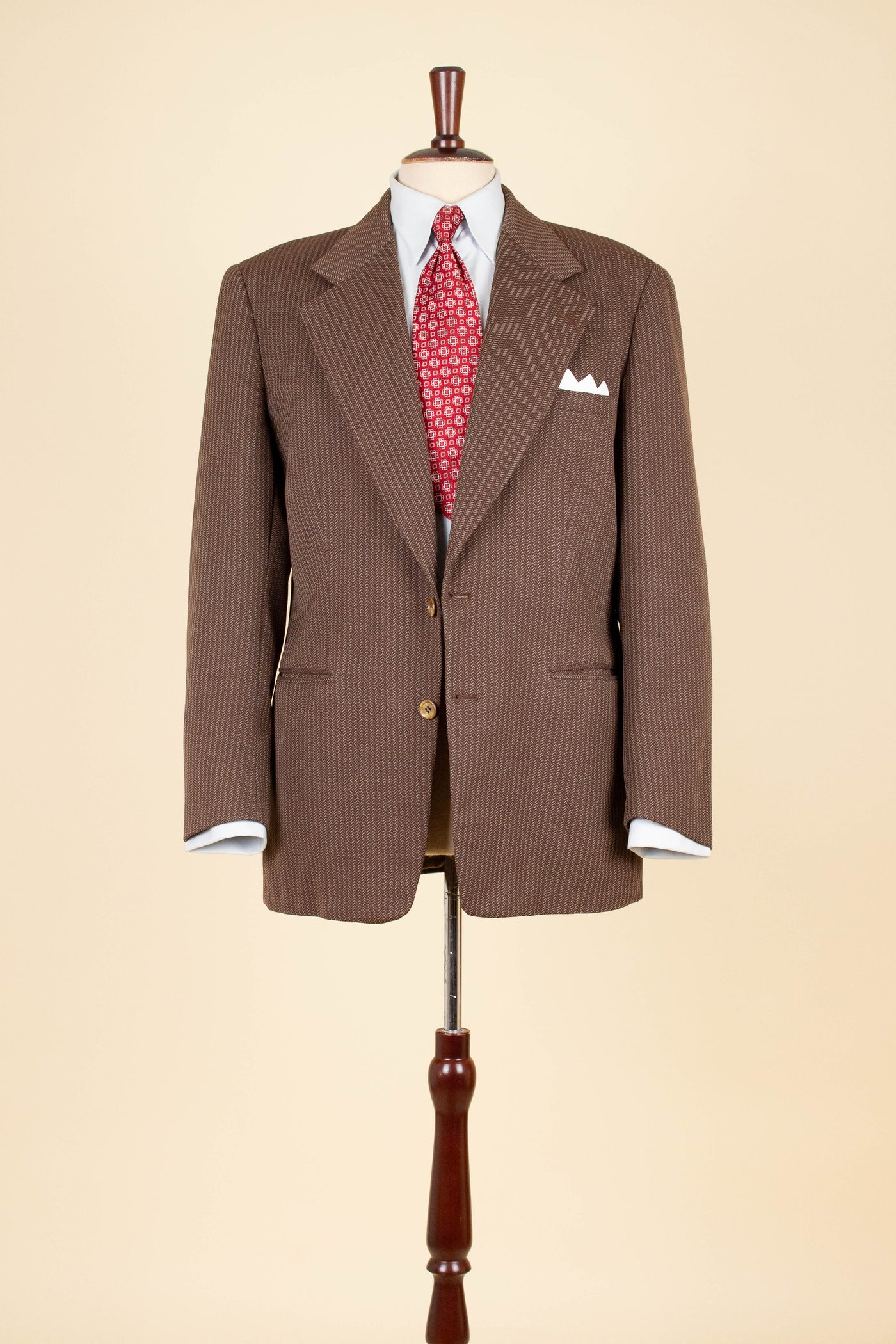 SWEDISH 1940S BROWN STRIPED SINGLE BREASTED SUIT BY ÖRNKLÄDER. SIZE CA EU 46-48