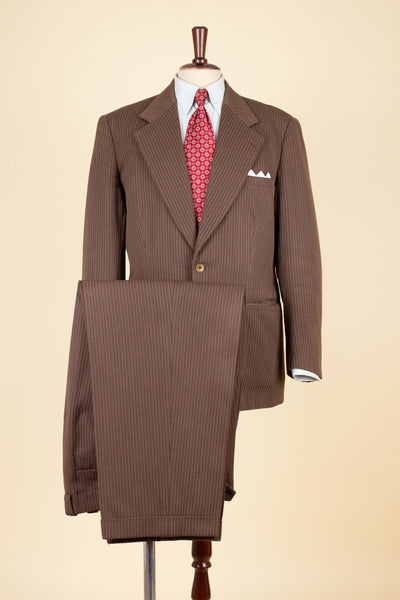 SWEDISH 1940S BROWN STRIPED SINGLE BREASTED SUIT BY ÖRNKLÄDER. SIZE CA EU 46-48
