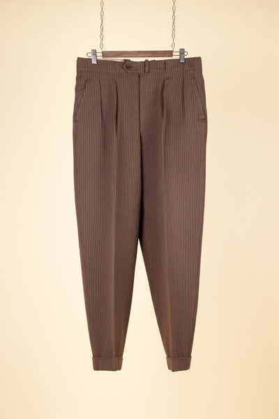 SWEDISH 1940S BROWN STRIPED SINGLE BREASTED SUIT BY ÖRNKLÄDER. SIZE CA EU 46-48