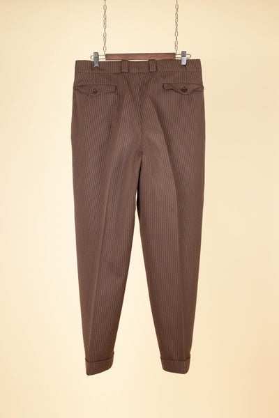 SWEDISH 1940S BROWN STRIPED SINGLE BREASTED SUIT BY ÖRNKLÄDER. SIZE CA EU 46-48