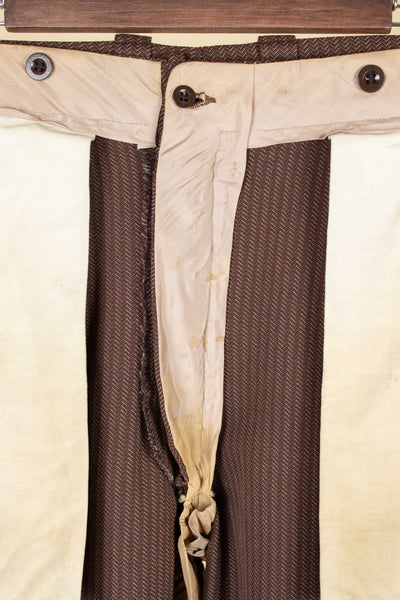 SWEDISH 1940S BROWN STRIPED SINGLE BREASTED SUIT BY ÖRNKLÄDER. SIZE CA EU 46-48