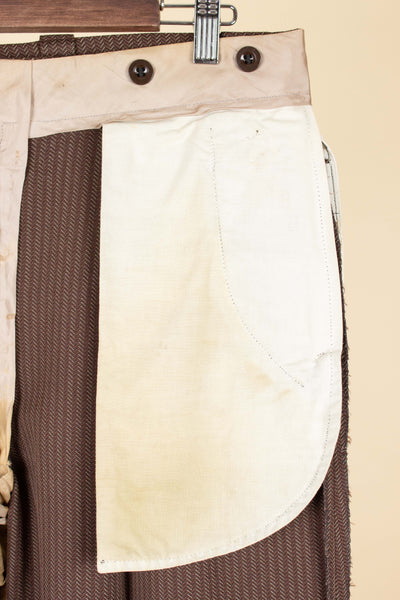 SWEDISH 1940S BROWN STRIPED SINGLE BREASTED SUIT BY ÖRNKLÄDER. SIZE CA EU 46-48