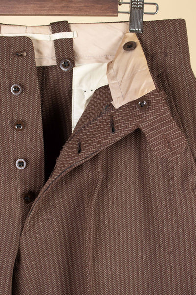 SWEDISH 1940S BROWN STRIPED SINGLE BREASTED SUIT BY ÖRNKLÄDER. SIZE CA EU 46-48