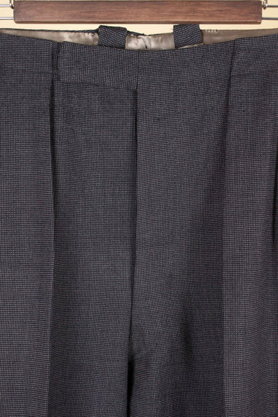 SWEDISH 1947 BESPOKE THREE PIECE SUIT BY AB SANDBERG & JOHANNESSON. SIZE CA 50-52