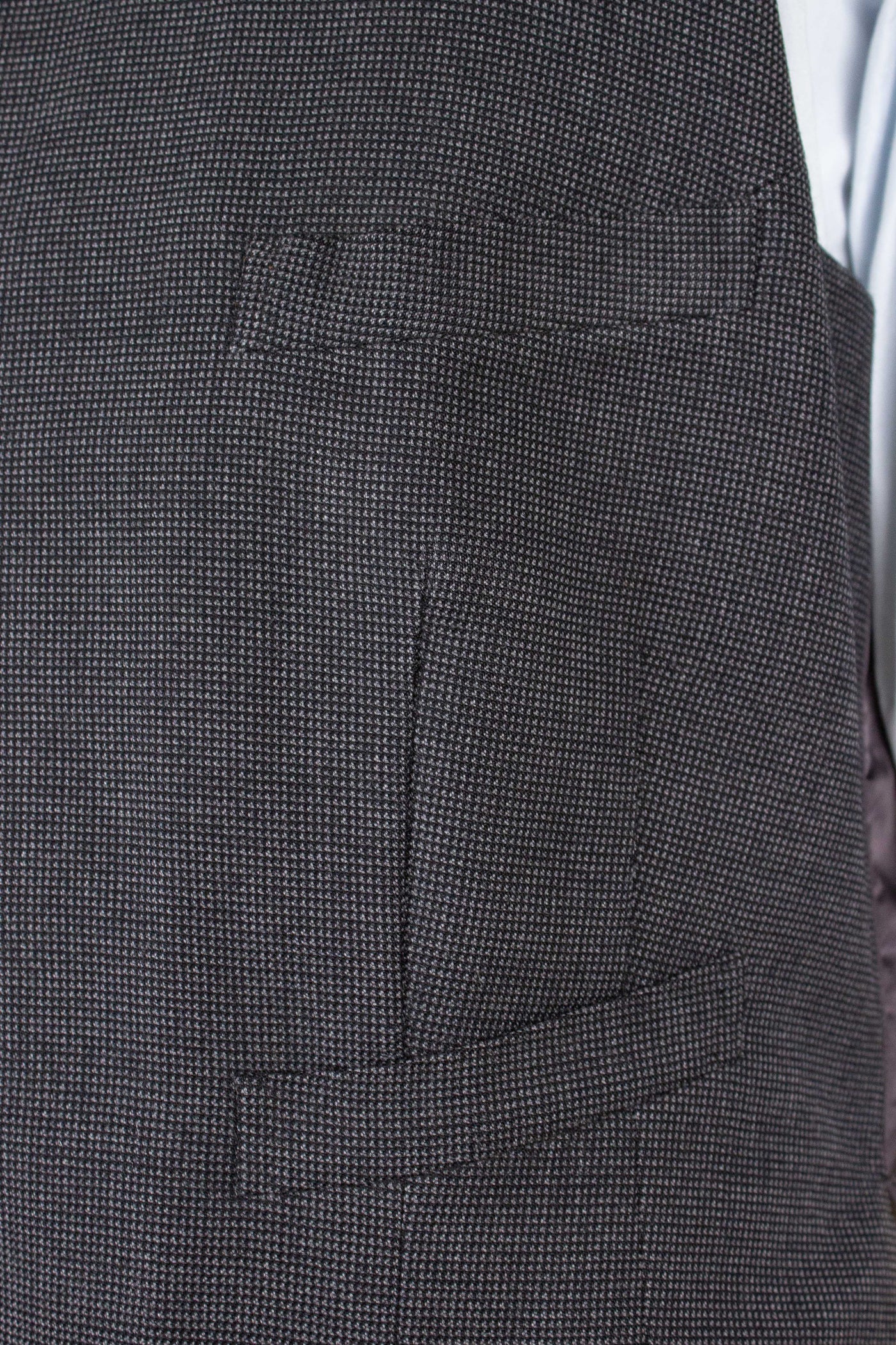 SWEDISH 1947 BESPOKE THREE PIECE SUIT BY AB SANDBERG & JOHANNESSON. SIZE CA 50-52