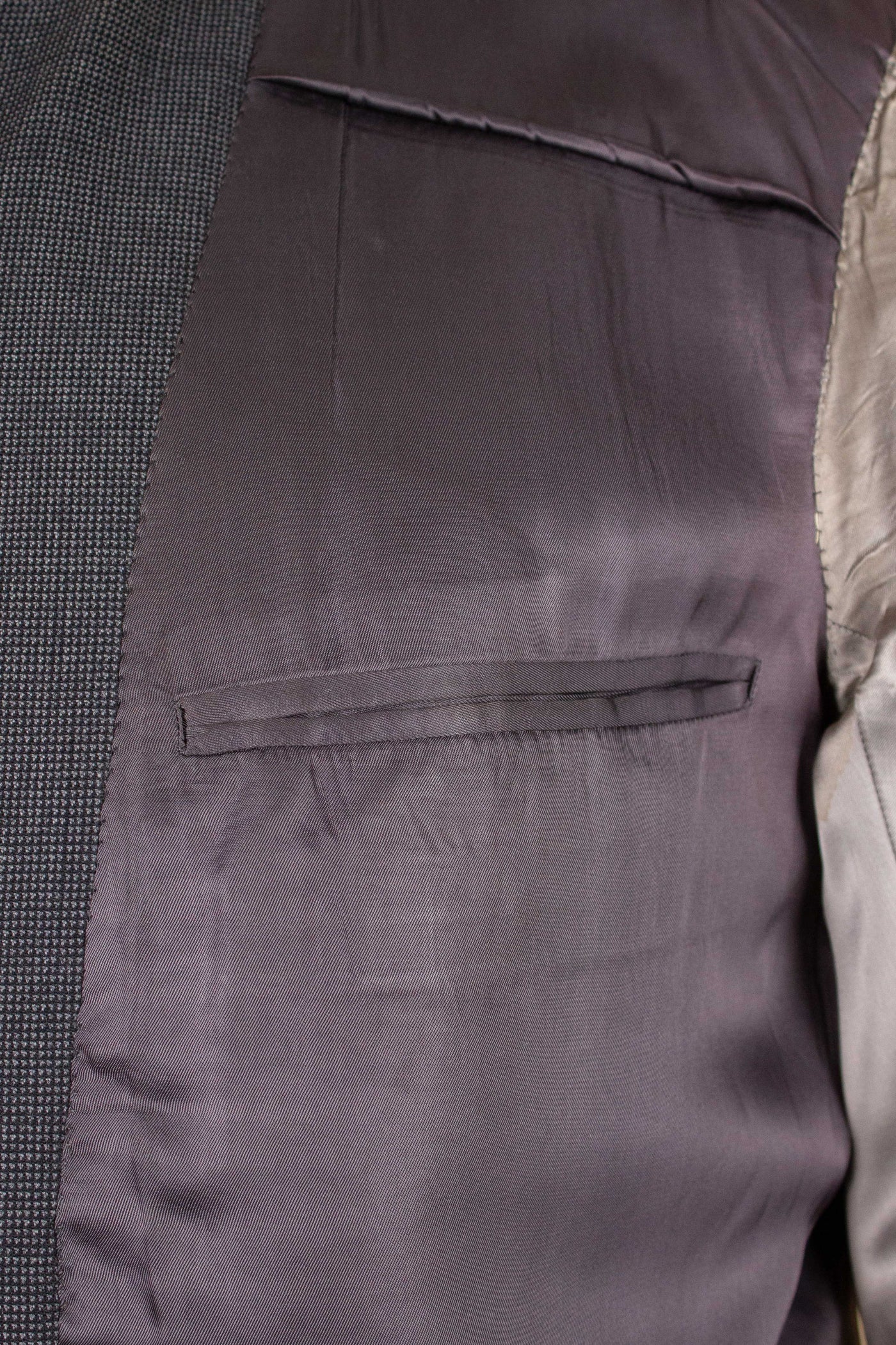 SWEDISH 1947 BESPOKE THREE PIECE SUIT BY AB SANDBERG & JOHANNESSON. SIZE CA 50-52